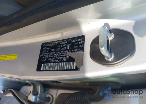 2016 Hyundai Genesis 3.8 z USA, uszkodzony, nr VIN KMHGN4JEXGU138838